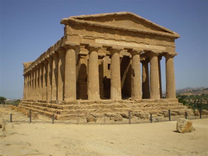 Anıtkabir'in mimarisi neden Yunan tapınaklarına benziyor?