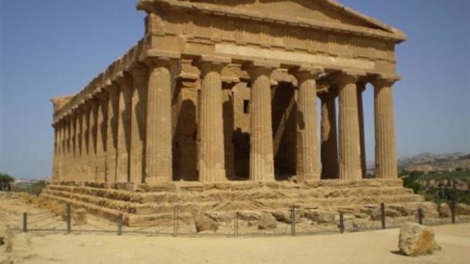 Anıtkabir'in mimarisi neden Yunan tapınaklarına benziyor?