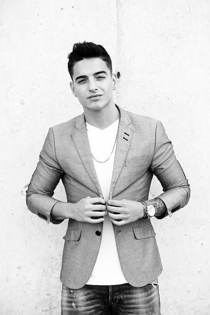 Maluma yı nasıl buluyorsunuz?  Ben çok seviyorum çok yakışıklı ve çok güzel şarkıları var :) ?