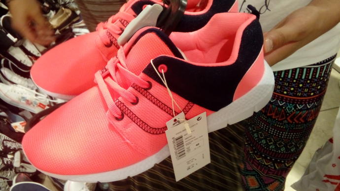 Lc Waikiki ve Defactonun ayakkabılarında bir şey mi var? Kullanan oldu mu?