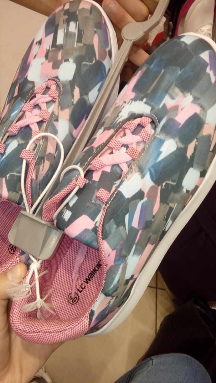 Lc Waikiki ve Defactonun ayakkabılarında bir şey mi var? Kullanan oldu mu?