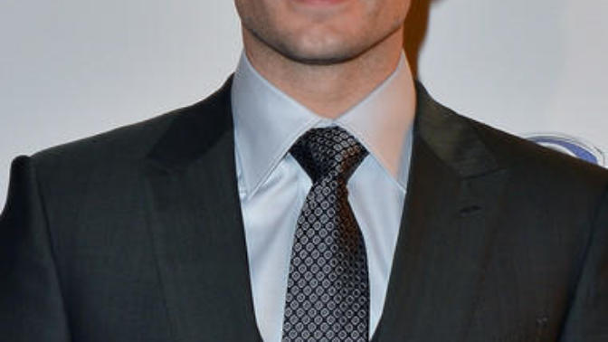 Henry Cavill mi Matt Bomer mı?