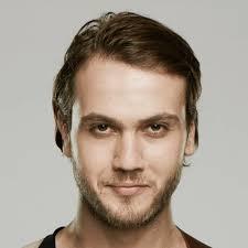 İçerde dizisinde Çağatay Ulusoy mu, Aras Bulut İynemli mi daha yakışıklı arkadaşlar?