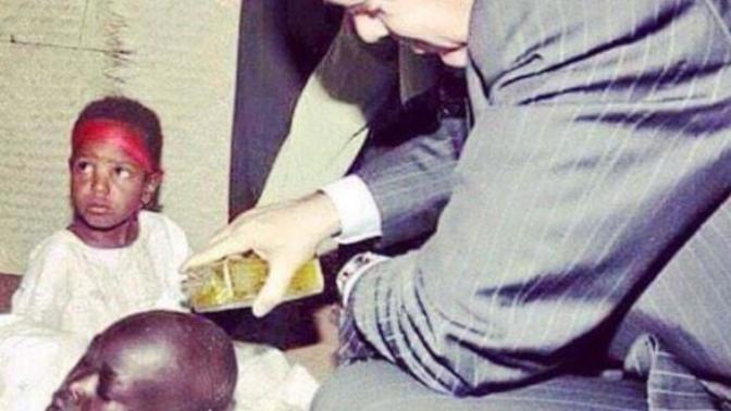 Tayyip Burda Niye Çocuğun Kafasına Kolonya Döküyor 😂 ?