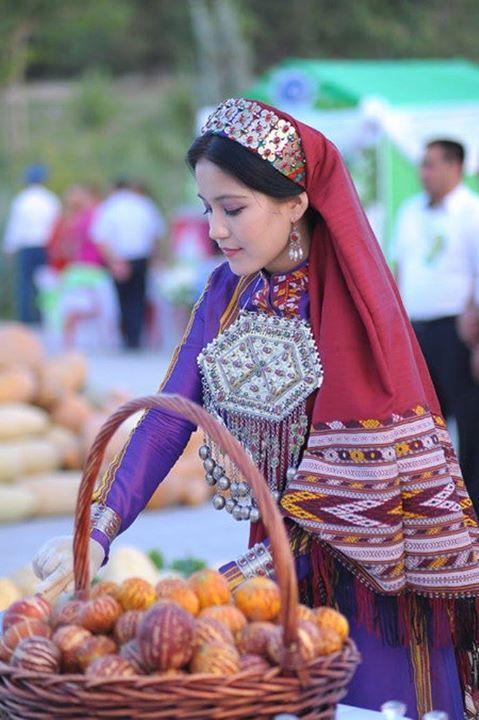 Türkmenistan kizlari