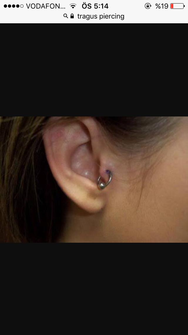 Tragus piercing için sizce halka mı yoksa normal top piercing mi ??