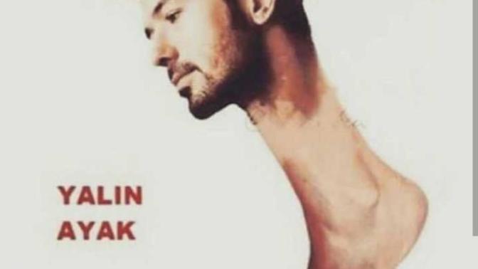 Evde yalın ayak mı geziyorsunuz, çorapla mı?