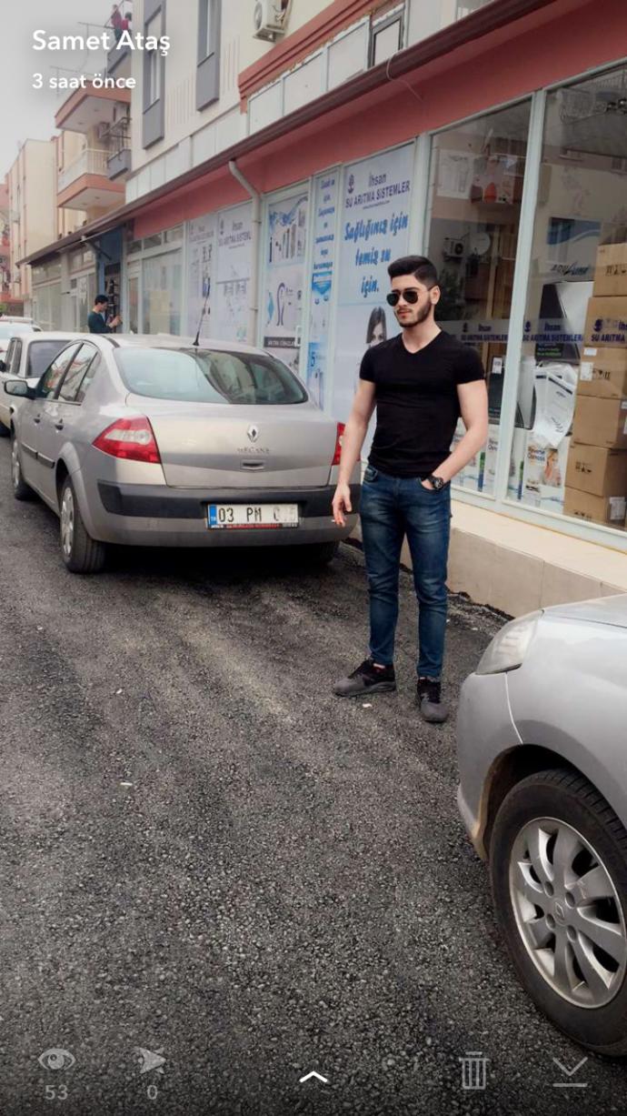Arkadaşlar kafam ve yüzüm çok küçük geliyor. yok mu bir çaresi ameliyat vesayre internette pek bişey bulamadım?
