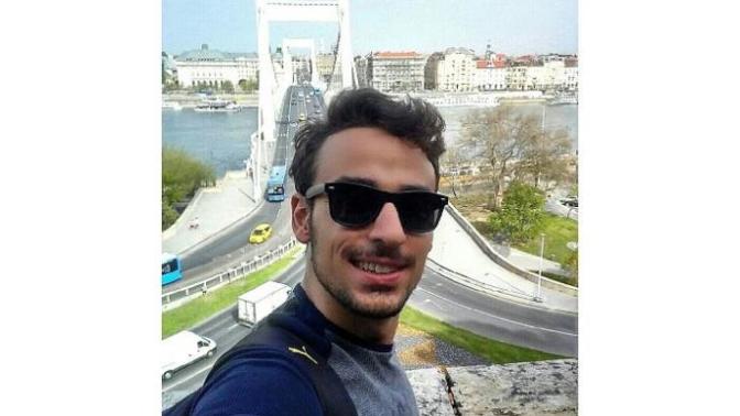 Arkadaşlar 22 yaşındayım sakallarım yanaklarda çıkmıyor ne yapabilirim?