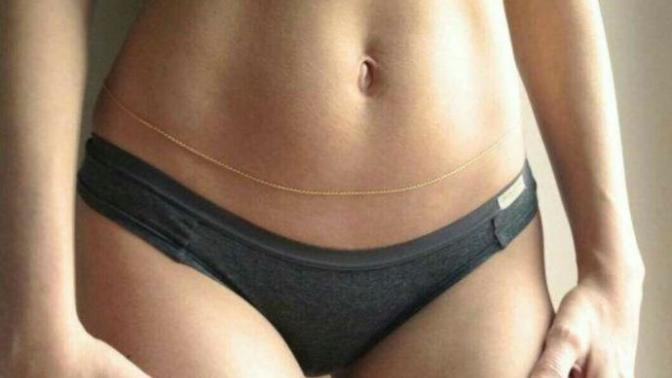 Böyle karnı Seksi olan kız varmı?