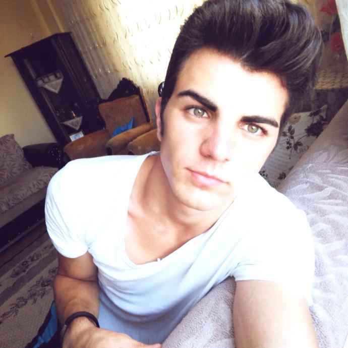 Erkeklerde beyaz tişört hastası olan bir ben miyim😍?