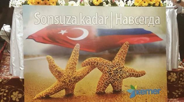 Turkıye neden Amerıkanın peşinden ayrılmıyor Rusya gibi bır dost varken ?