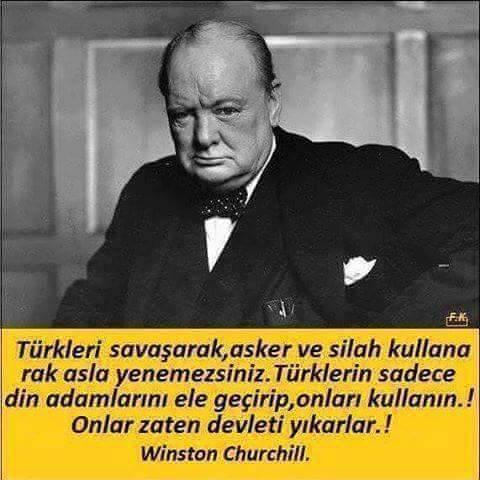 Yaşar Nuri Öztürk'ün bu sözüne katılıyor musunuz? Türk halkının en büyük zaafı dini kullanış biçimi mi?