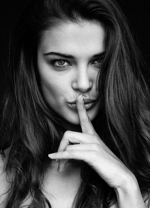 Uyda jinsiy aloqada bolgan etuk ruslarning videolari haqiqiydir. Anjelika ishtirokidagi barcha porno videolar HD