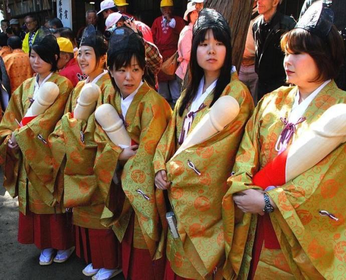 Japonya' da her bahar kutlanan Kanamara Matsuri festivali hakkında ne düşünüyorsunuz?