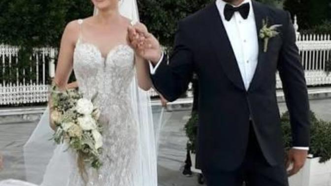 Fahriye evcen burak özçivit evlendi. Sizce onların gerdek gecesi nasıl geçmiştir?