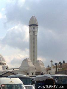 İstanbul Esenler Cumhuriyet Cami mimarisi sizce neye benziyor?
