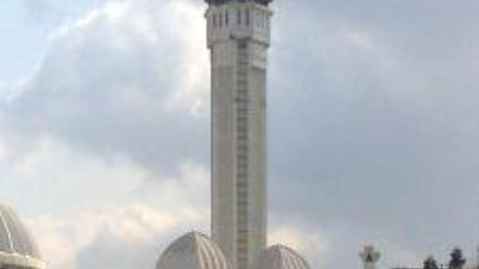 İstanbul Esenler Cumhuriyet Cami mimarisi sizce neye benziyor?
