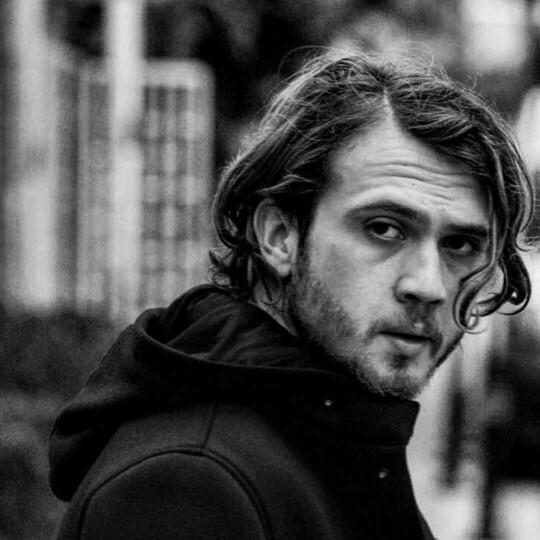 Aras Bulut Iynemli fazla yakışıklı değil mi??