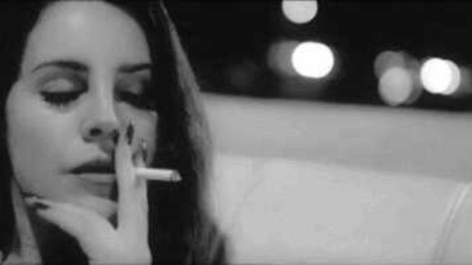 Lana Del Rey ve Sigarası?