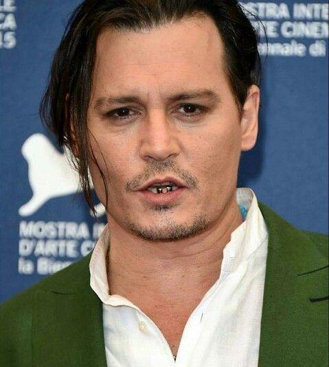 Johnny Depp'in dişleri cidden böyle mi?
