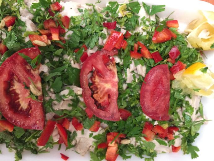 Rakının yanına beyin salatası aldım ilk defa yiyecem güzel mi ?