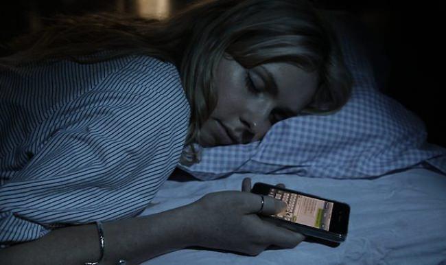 Telefonla konuşurken uyuyakalan insan gerçek olabilir mi?