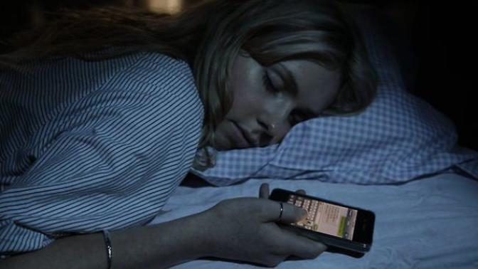 Telefonla konuşurken uyuyakalan insan gerçek olabilir mi?