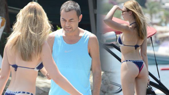 Serdar Ortaç'ın eşi  Chloe Loughnan, bikinisiyle yürekleri hoplattı.Siz bu bikiniyi giyer misiniz?