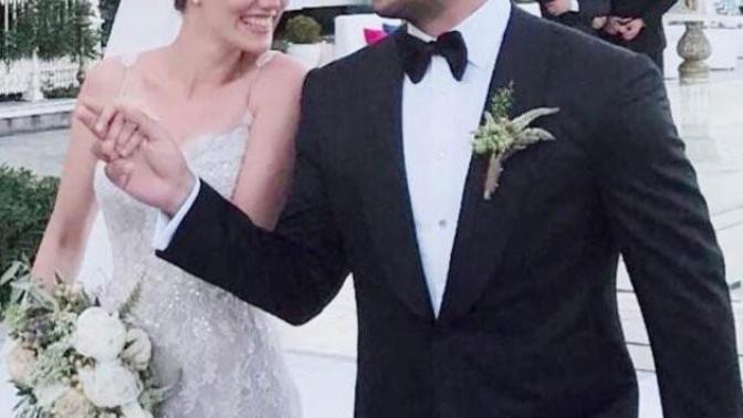 Sizce gelinlik Fahriye Evcen'e mi yakışmış Neslihan Atagül'e mi?
