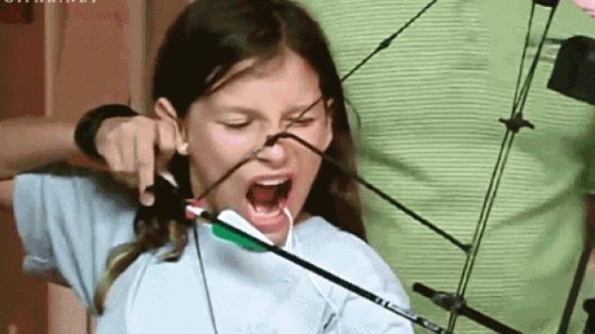 Hiç sert bir şey yerken dişiniz kırıldı mı?