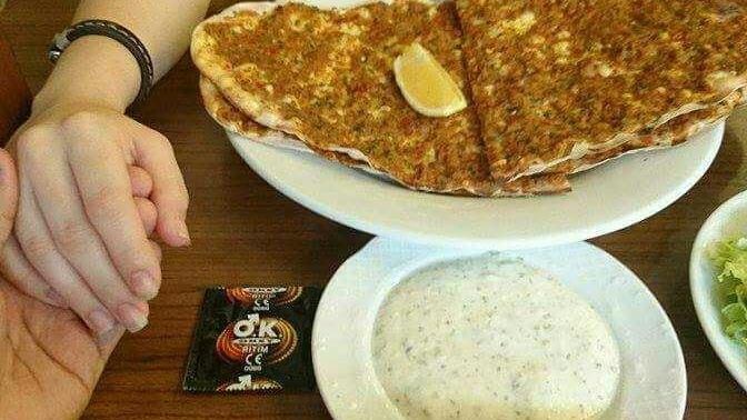 Siteden veya normalde kiminle lahmacun yemek isterdiniz?