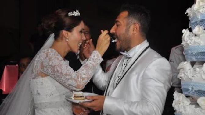 Düğünde eşlerin bir birine pasta yedirme kısmında, eşiniz çatalı ağzınıza yaklaştırıp sürekli geri çekse tepkiniz ne olur?