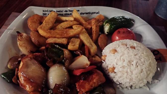 Köri soslu tavuk mu barbekü soslu tavuk mu yoksa foxfair mi seversiniz?