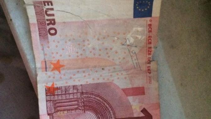 Euro yırtıldı sizce dövizciler bunu alır mı?