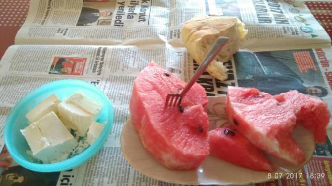 Karpuz+peynir+ekmek üçlüsünü sever misiniz?