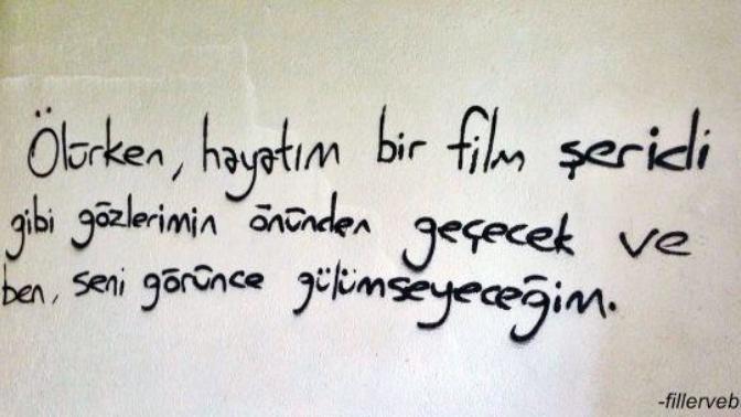 Ölürken her anınız gözünüzün önünden film şeridi gibi geçecek olsa, siz hangi anınıza gülümserdiniz?