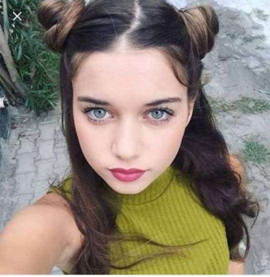 Sizce Afra Saraçoğlu güzel mi?
