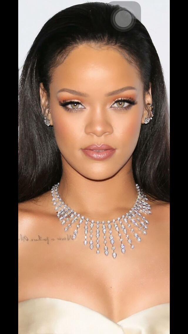 Sizce rihanna mı güzel kylie jenner mı ?