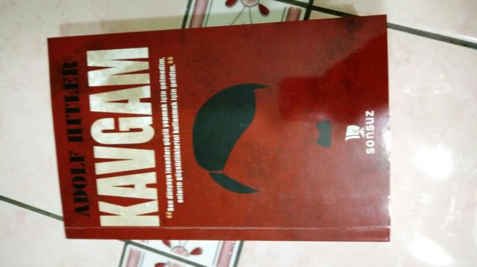 Kitap okumayı sever misiniz ? Hangi tür kitapları okursunuz ? Kitap sizin için neyi ifade ediyor ??