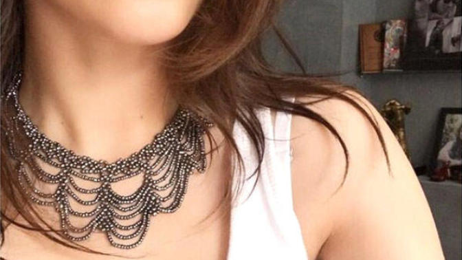 Küçücük bir dövme Harry Potter hayranlarını çıldırtmaya yetti! Hazal Kaya'nın dövmesini nasıl buldunuz?