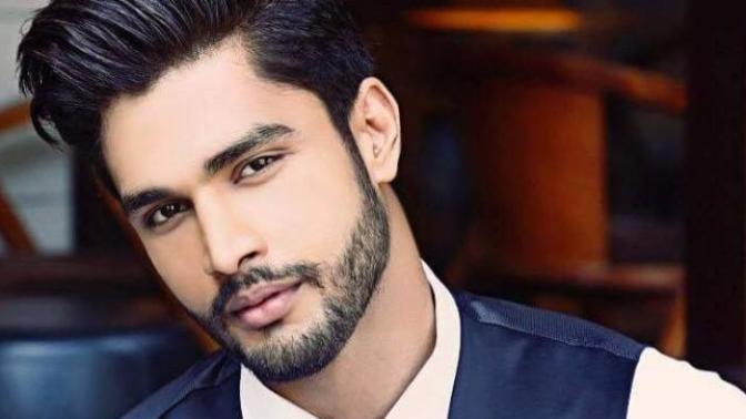 Burak Özçivit mi Rohit Khandelwal mı?