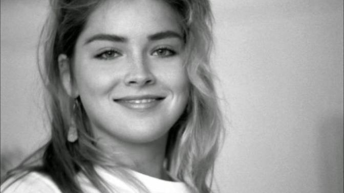 Sharon Stone gençliğinde çok güzel ve masummuş dimi ya?
