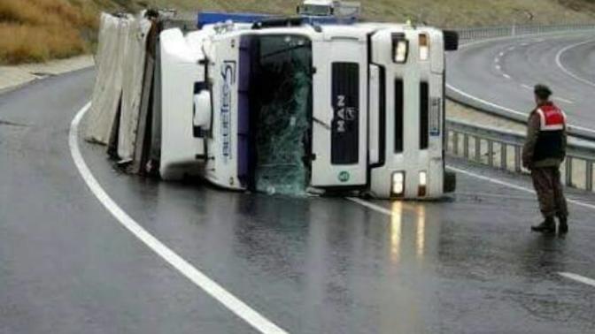 Bu Klipte oynayan kızı izleyip yattım rüyamda onu gördüm (kamyon devirme olaylı ) hayır mıdır :D?