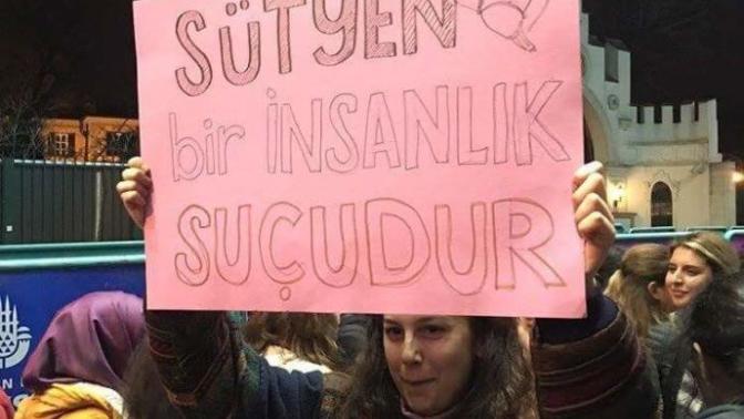 Sütyen bir insanlık suçu mudur? Kız burada ne demek istemiş sizce?