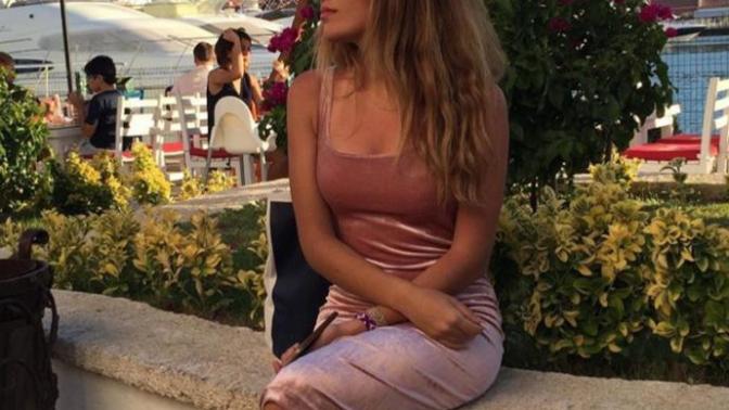 Kuzenim bu fotoğrafıma kara fatma dedi çok mu karayım ya?