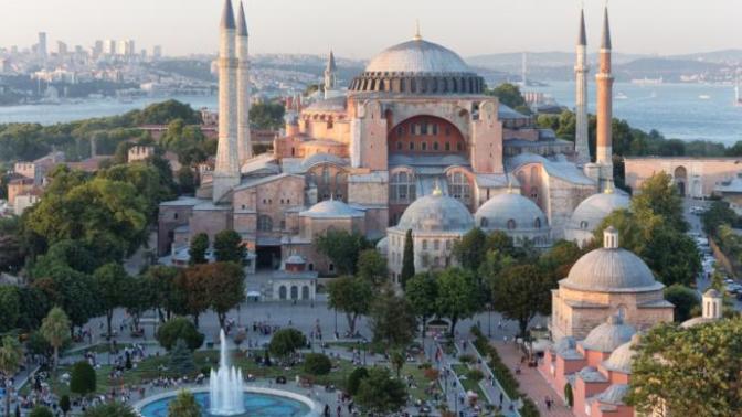 Fethin sembolü olan "Ayasofya" ibadete açılmalı mı?