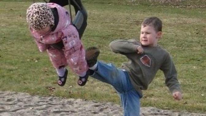 Abilerin kardeşlerine yaptıkları işkenceler ya senin abin?