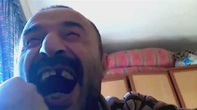 Bir gülüşü var.. sözünü nasıl tamamlarsınız?