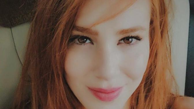 Elçin Sangu çok seksi değil mi?